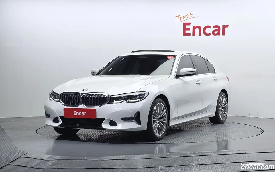 BMW 3 Series 320d 2022 — фото 1, купить с доставкой в Москву