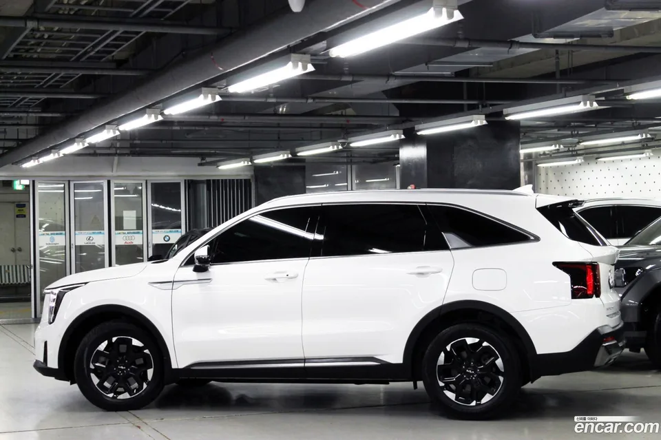 Kia Sorento 2.2 2WD 2023 — thumbnail 4
