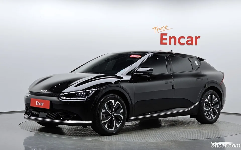 Kia EV6 2023 — фото 1, купить с доставкой в Москву