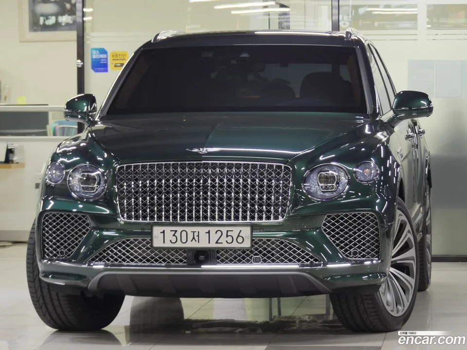 Bentley Bentayga 4.0 V8 2025 — фото 1, купить с доставкой в Москву
