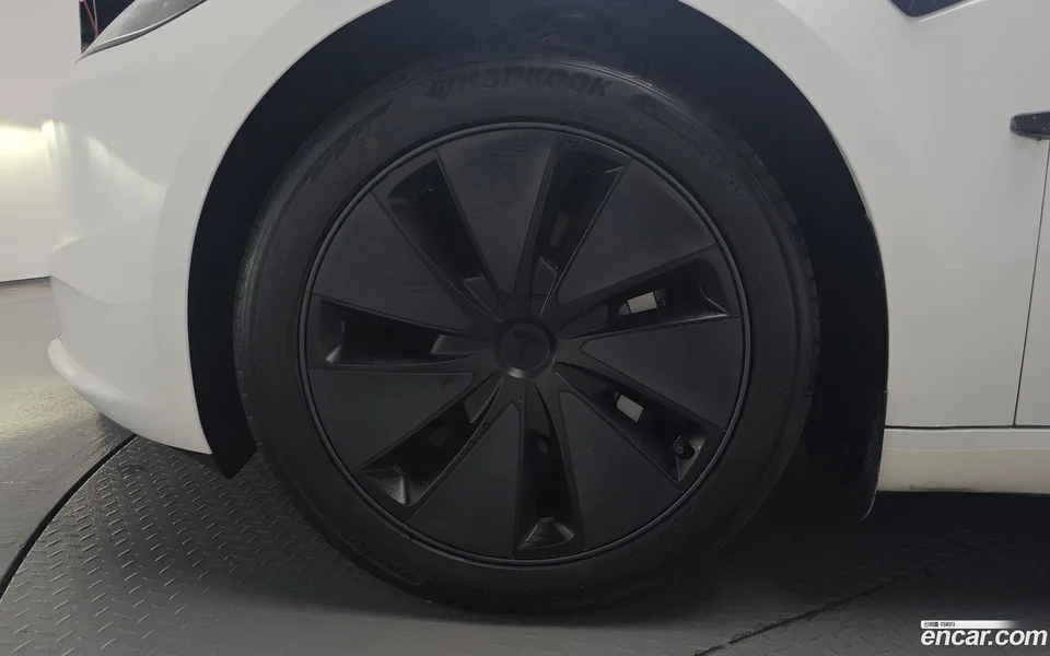 Tesla Model 3 AWD 2024 — миниатюра 2