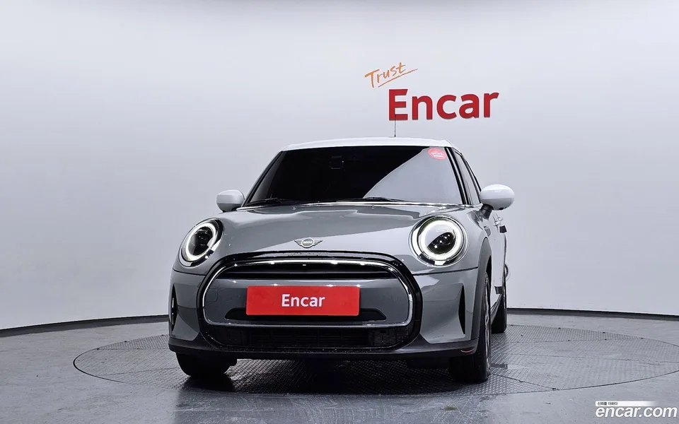MINI Cooper 5 2022 — миниатюра 3