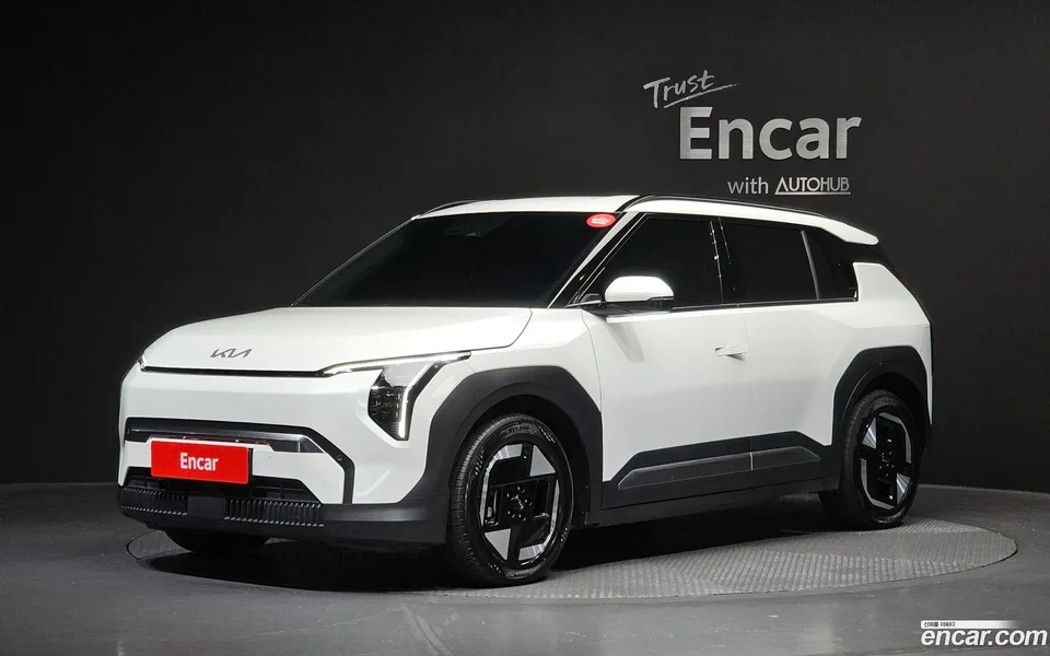 Kia EV3 2WD 2024 — фото 1, купить с доставкой в Москву