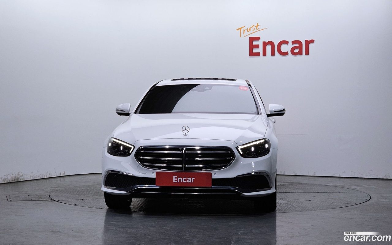 Mercedes-Benz E-Class 2023 — 3