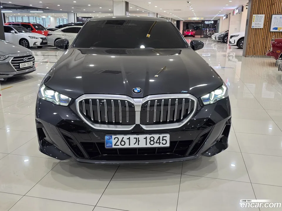 BMW 5 Series 530i xDrive M 2025 — миниатюра 3