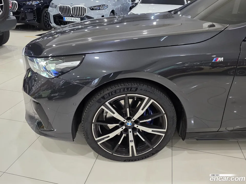 BMW 5 Series 530i xDrive M 2025 — миниатюра 5