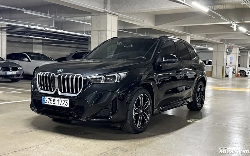 BMW X1 sDrive 20i M 2025 — фото 1, купить с доставкой в Москву