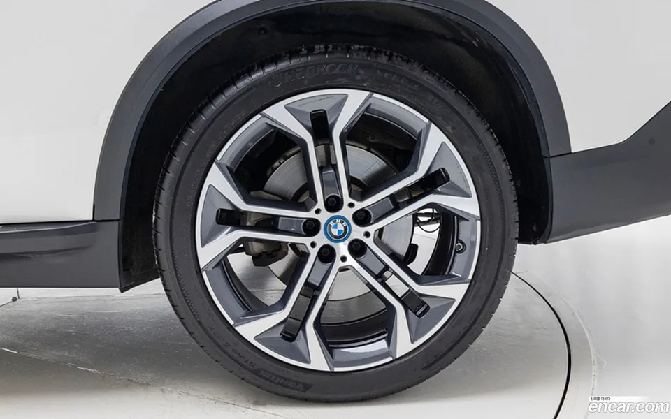 BMW X5 xDrive 45e xLine 2022 — миниатюра 2