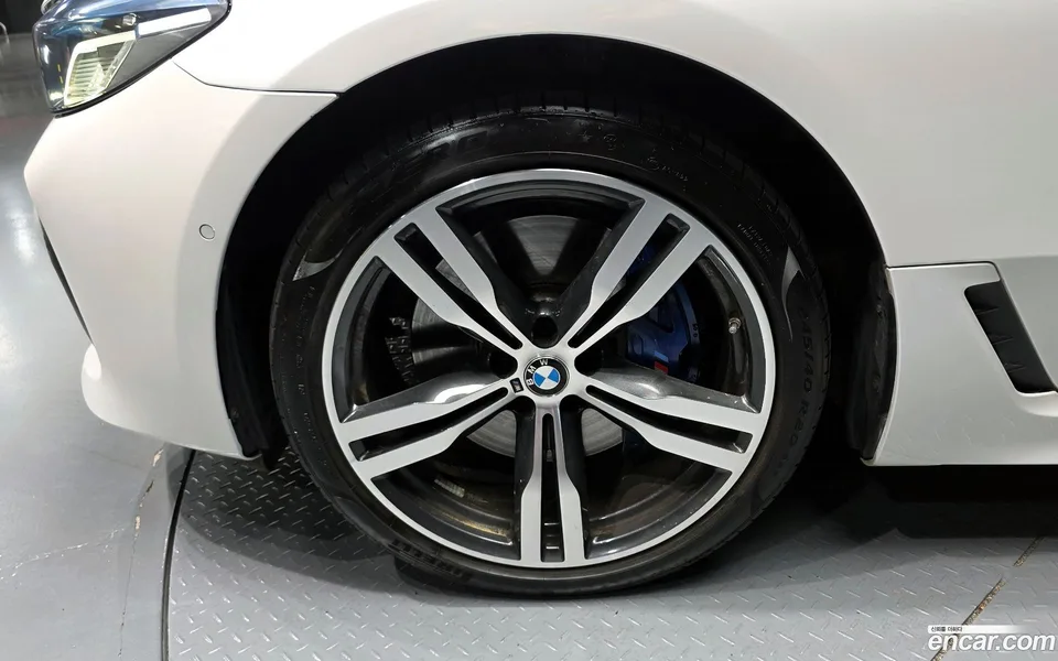 BMW 6 Series GT 630i xDrive M 2023 — миниатюра 5