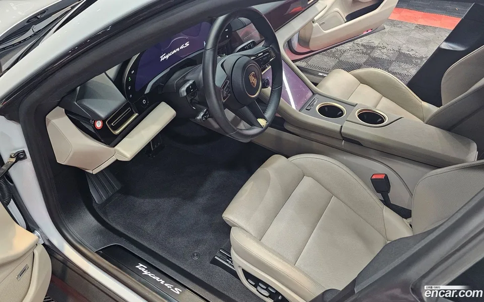 Porsche Taycan 4S 2025 — миниатюра 4