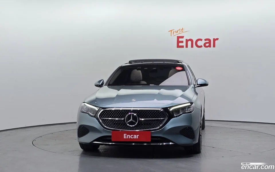 Mercedes-Benz E-Class E200 2025 — миниатюра 3