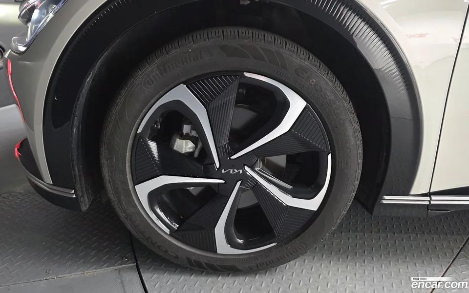 Kia EV6 2024 — миниатюра 2