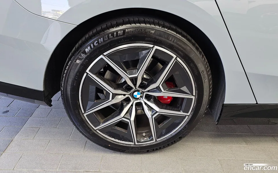 BMW 5 Series 520i 2024 — миниатюра 2