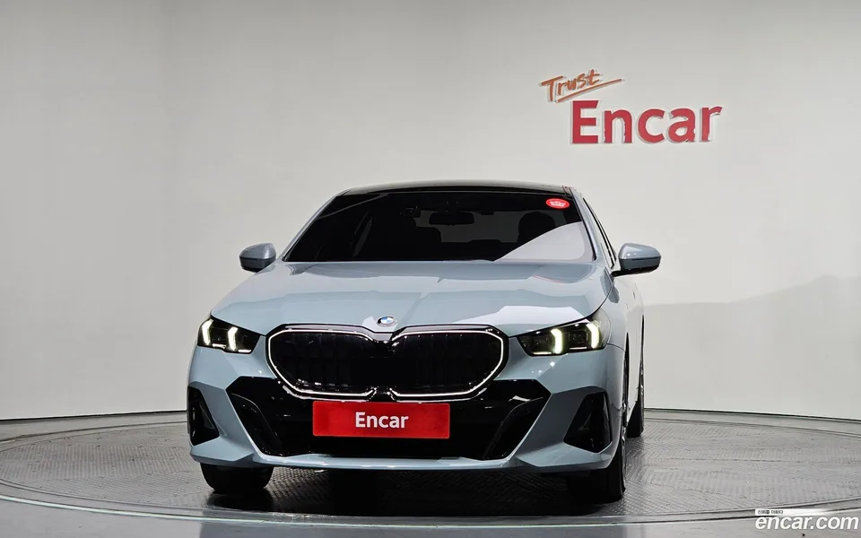 BMW 5 Series 520i 2024 — миниатюра 3