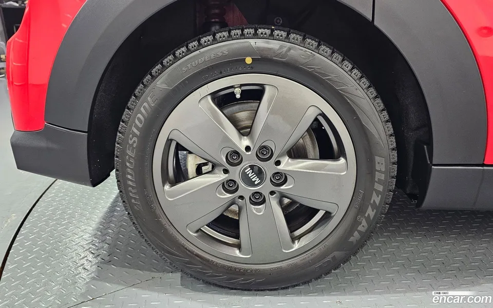 MINI Cooper 5 2022 — миниатюра 5