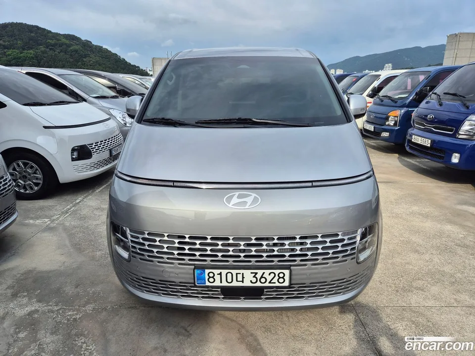 Hyundai Staria 3 2025 — фото 1, купить с доставкой в Москву