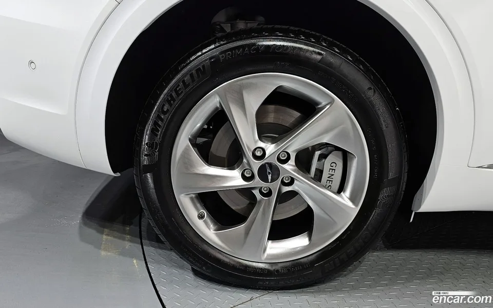 Genesis GV70 2.5T 2WD 2024 — миниатюра 2