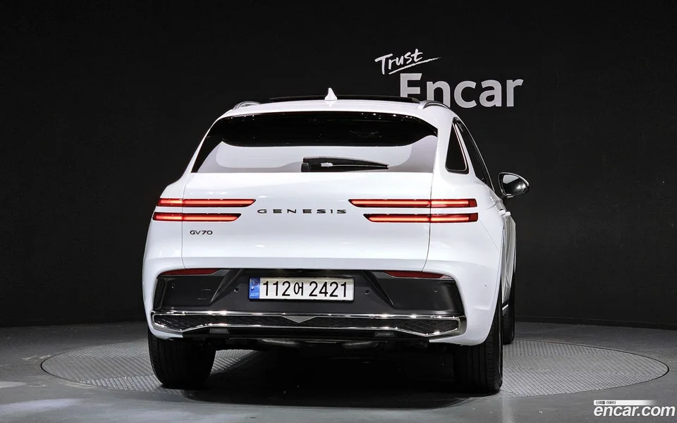 Genesis GV70 2.5T 2WD 2024 — миниатюра 4