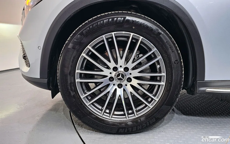 Mercedes-Benz GLC-Class GLC300 4MATIC 2025 — миниатюра 5