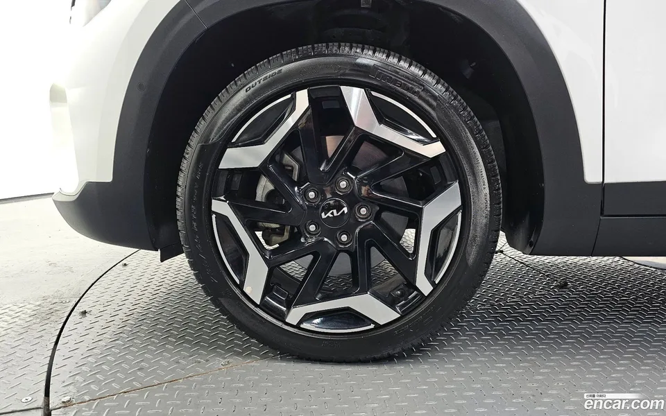 Kia Seltos 1.6 2WD 2023 — миниатюра 2