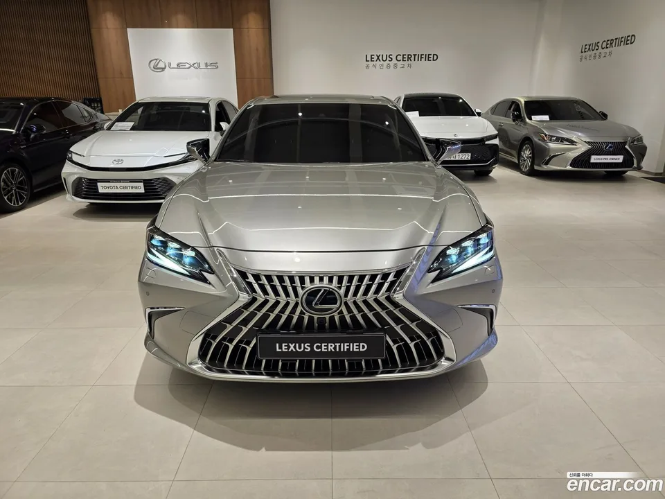 Lexus ES 300h 2025 — миниатюра 3