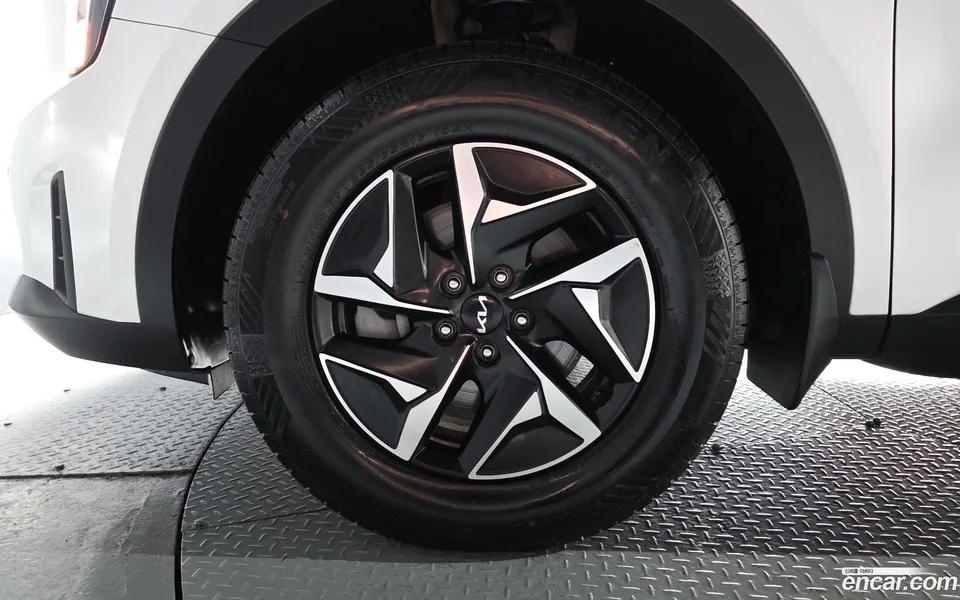 Kia Sorento HEV 1.6 2WD 2023 — миниатюра 5