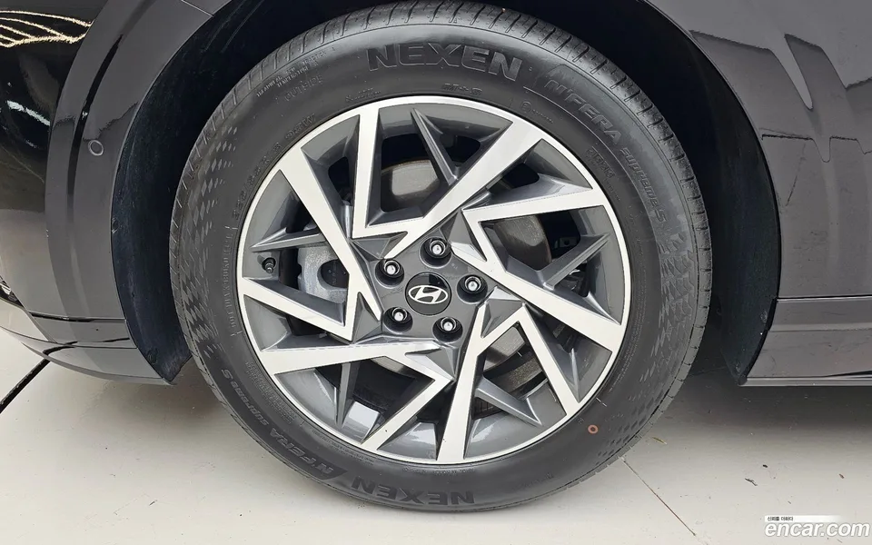 Hyundai Grandeur 2.5 2WD 2024 — миниатюра 2