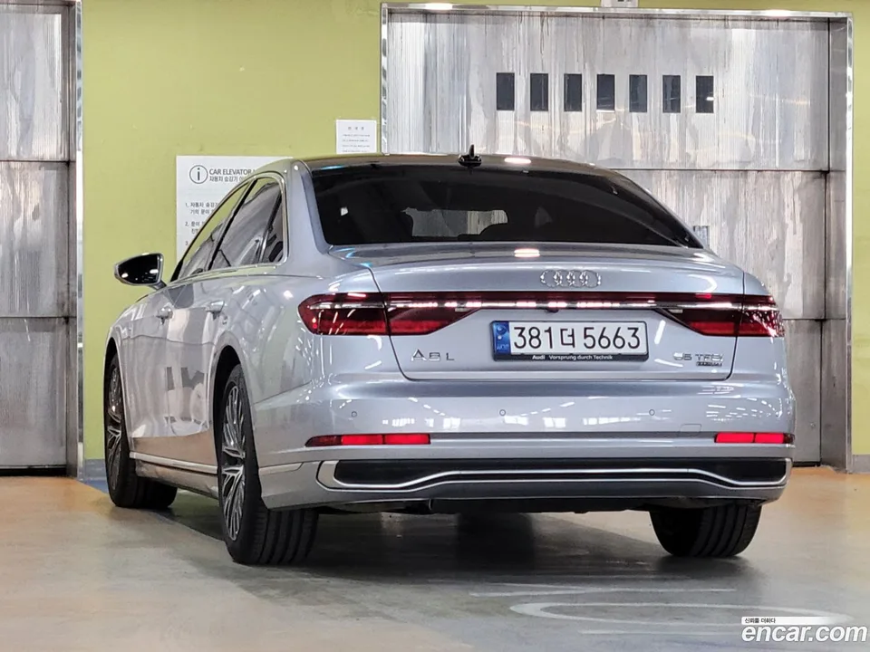 Audi A8 55 TFSI LWB 2023 — миниатюра 2