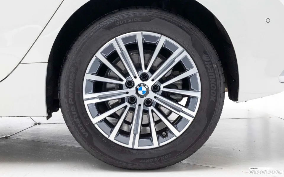 BMW 2 Series Active Tourer 220i 2023 — миниатюра 2