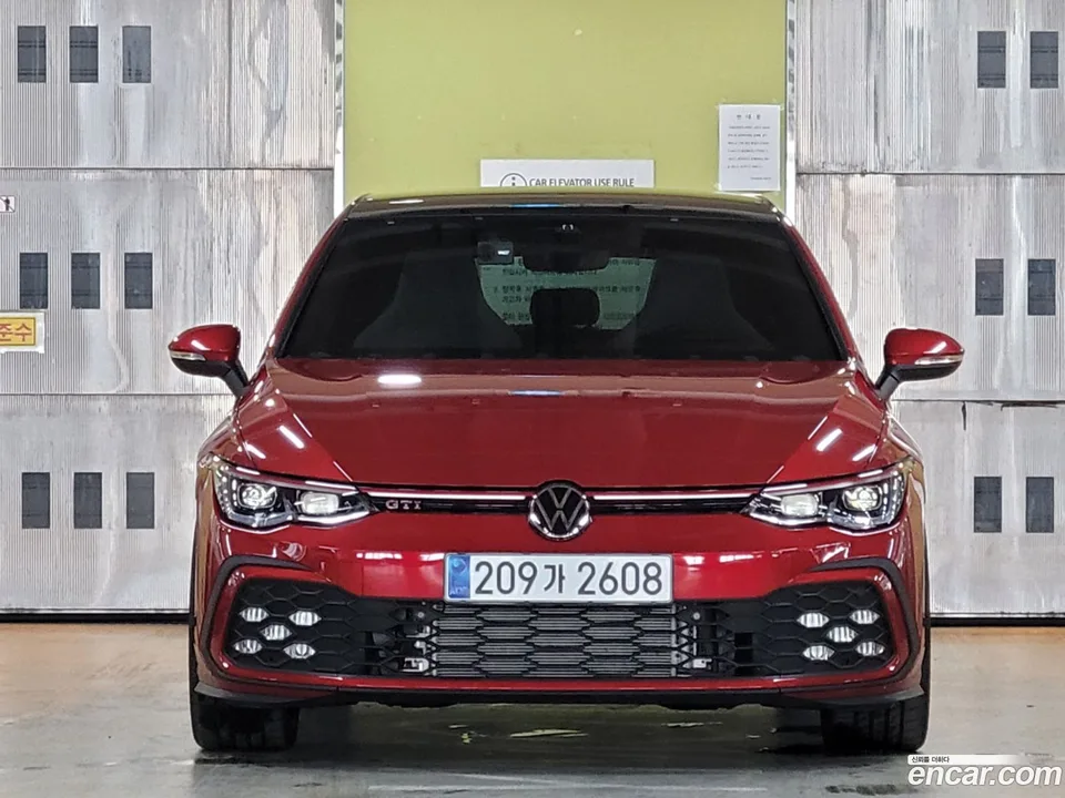 Volkswagen Golf 2.0 GTI 2023 — миниатюра 3