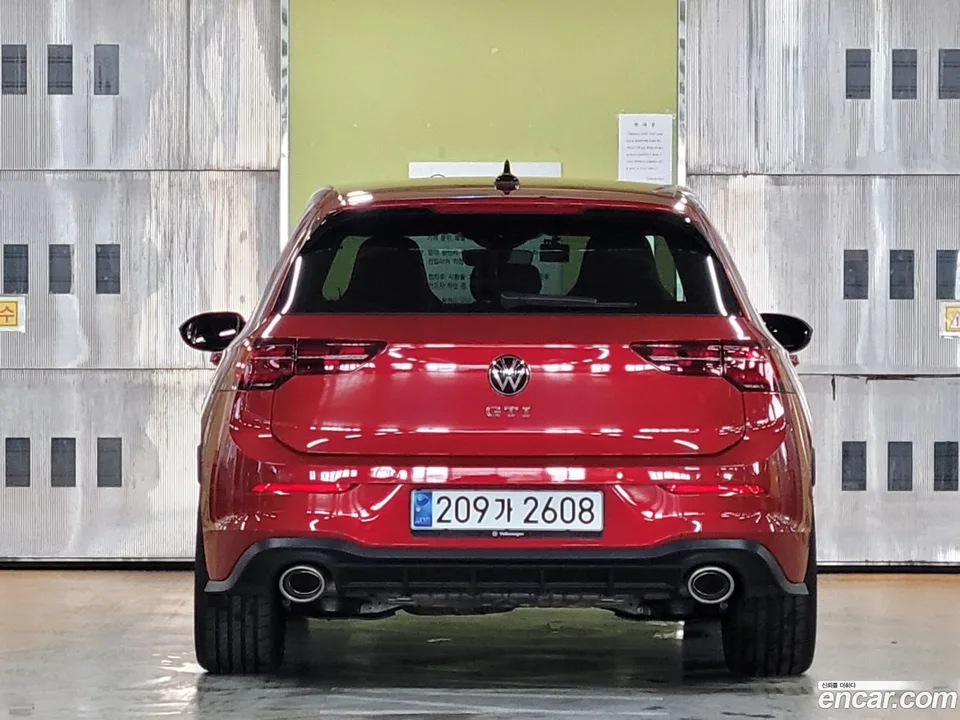 Volkswagen Golf 2.0 GTI 2023 — миниатюра 4