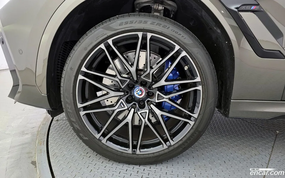 BMW X6 M 4.4 2023 — миниатюра 2
