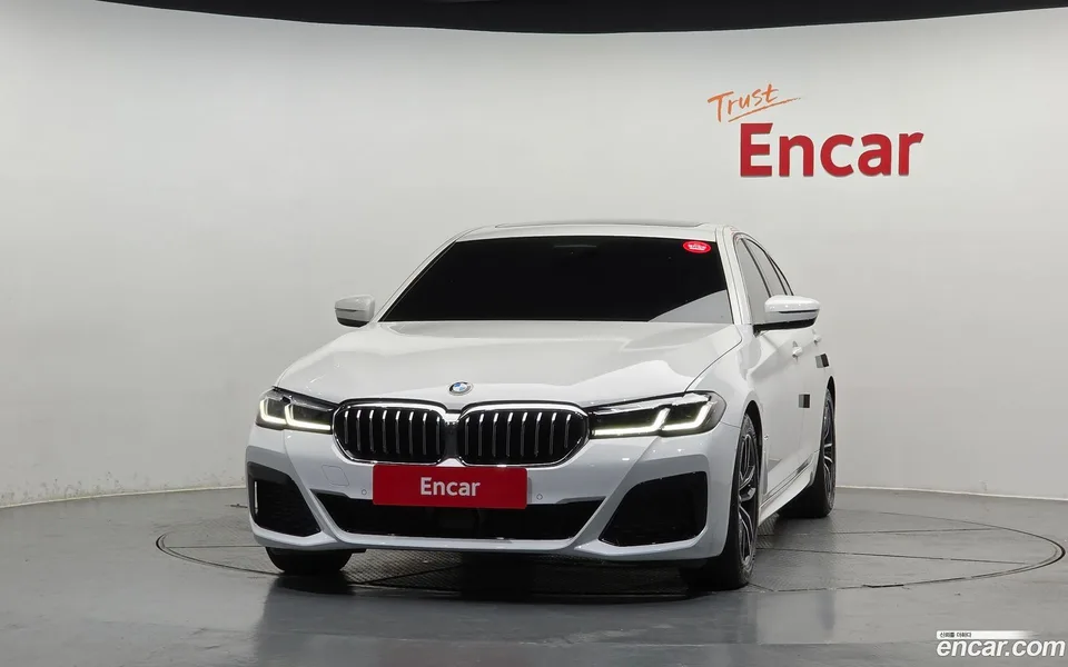 BMW 5 Series 520i M 2023 — миниатюра 3