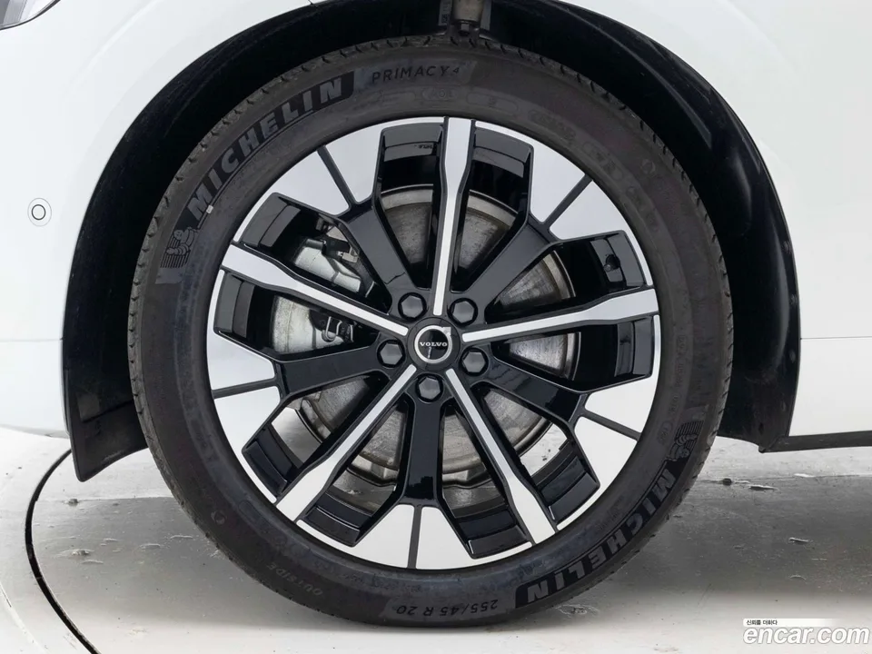 Volvo XC60 T8 2025 — миниатюра 2