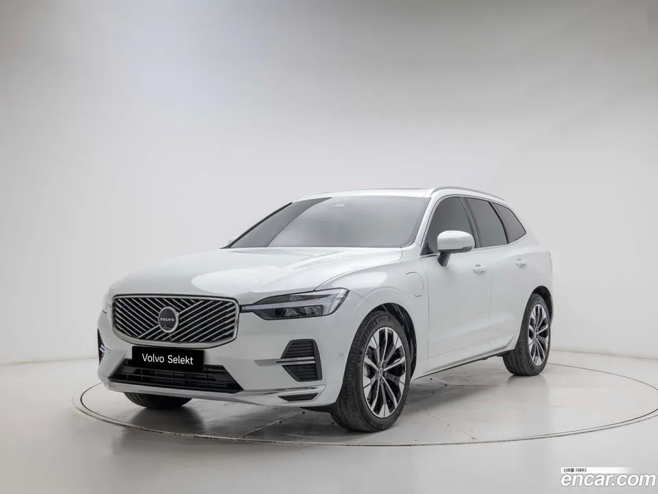 Volvo XC60 T8 2025 — фото 1, купить с доставкой в Москву
