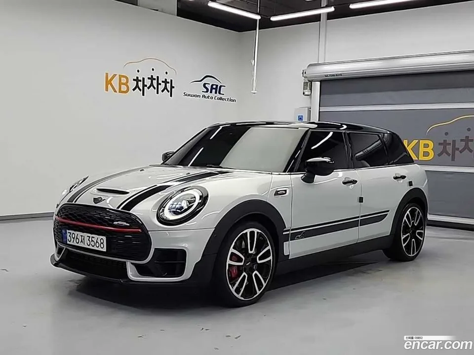 MINI Cooper S Clubman JCW 2022 — фото 1, купить с доставкой в Москву