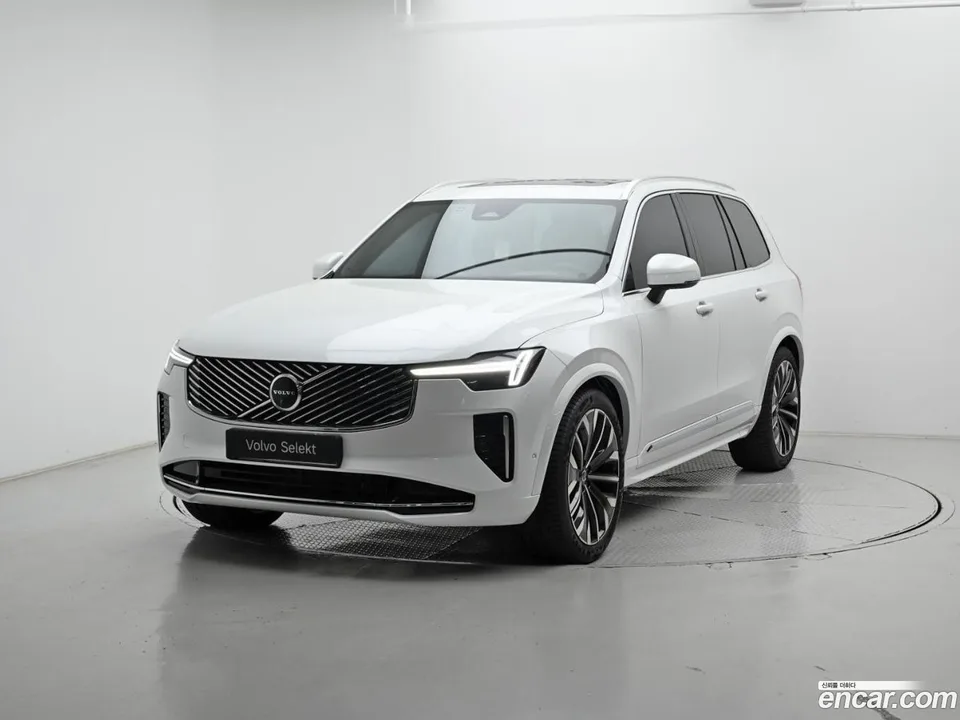 Volvo XC90 B6 2026 — фото 1, купить с доставкой в Москву
