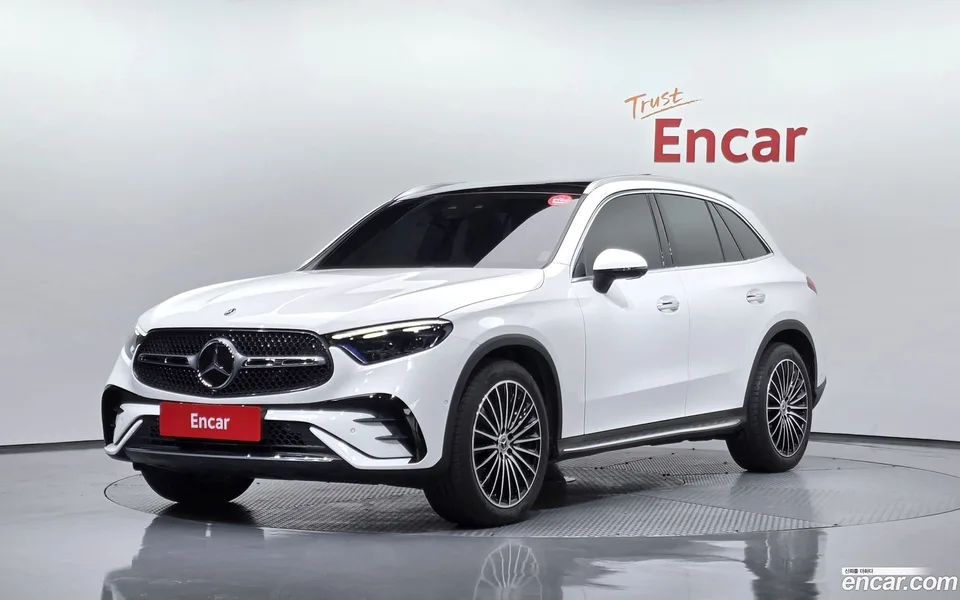 Mercedes-Benz GLC-Class GLC300 4MATIC AMG Line 2024 — photo 1, buy with delivery to Moscow