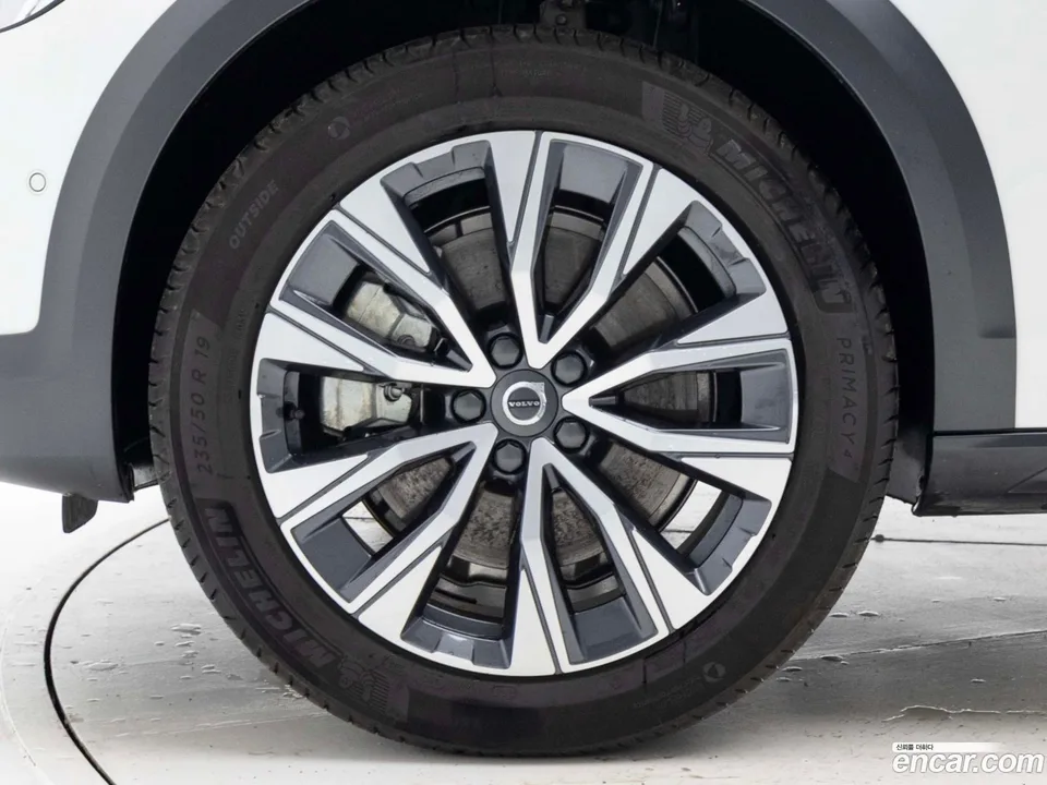 Volvo V90 Cross Country B5 AWD 2025 — миниатюра 2