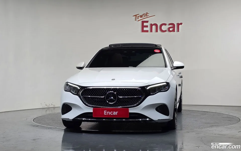 Mercedes-Benz E-Class E200 2024 — миниатюра 3