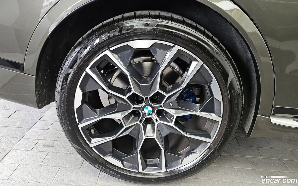 BMW X7 xDrive 40i M 7 2025 — миниатюра 5