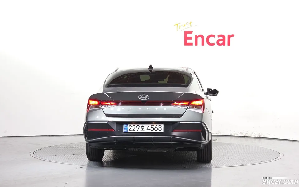 Hyundai Avante CN7 Hybrid 2024 — миниатюра 4