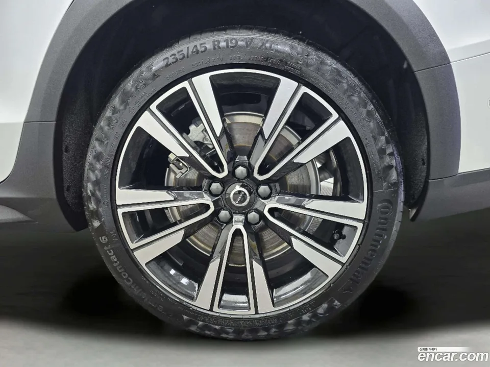 Volvo V60 Cross Country B5 AWD 2025 — миниатюра 2