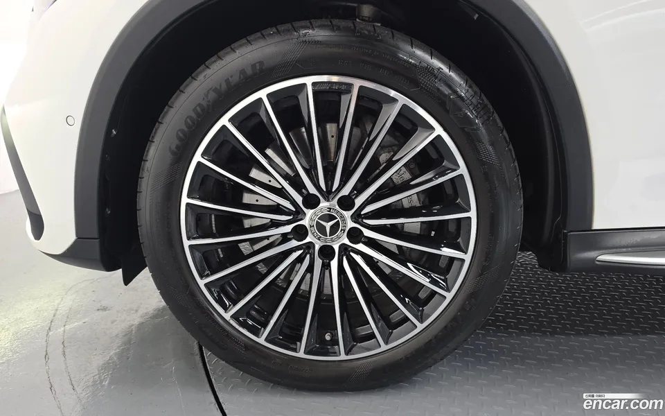Mercedes-Benz GLC-Class GLC300 4MATIC AMG Line 2023 — миниатюра 5
