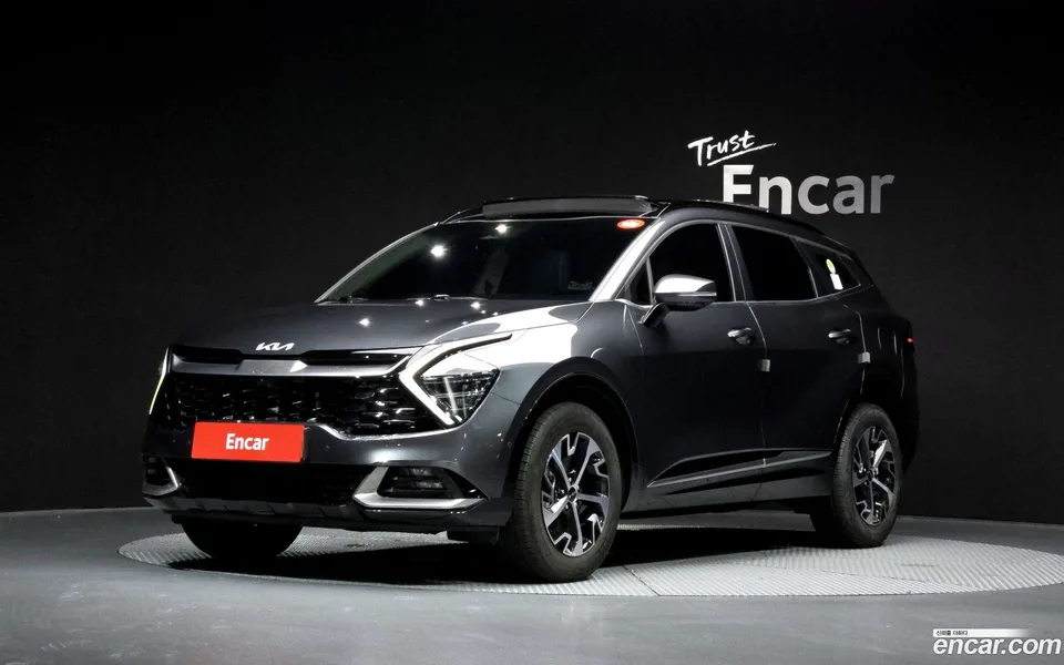 Kia Sportage Hybrid 2WD 2023 — фото 1, купить с доставкой в Москву