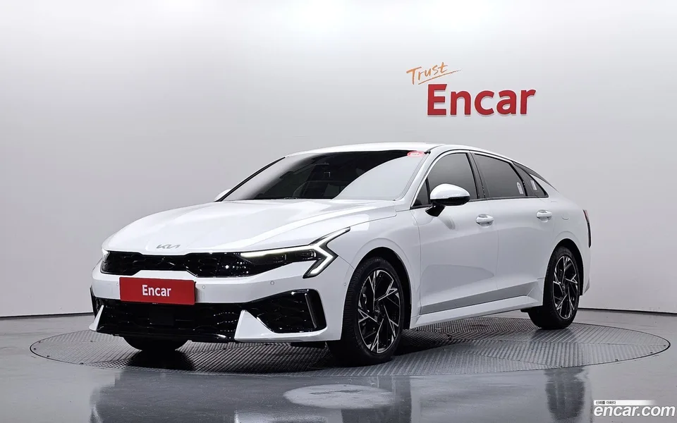 Kia K5 Hybrid 2023 — фото 1, купить с доставкой в Москву