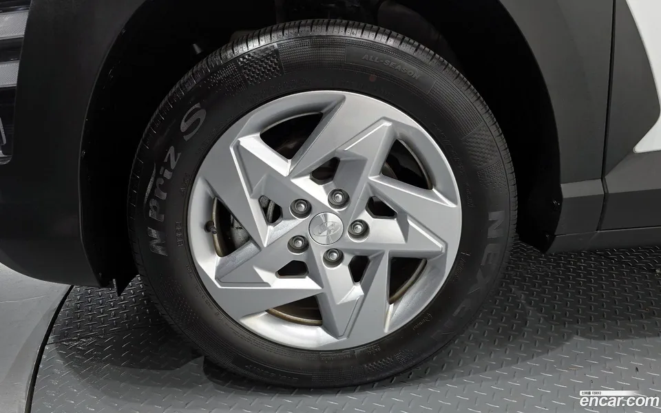 Hyundai Kona 1.6 2WD 2024 — миниатюра 5