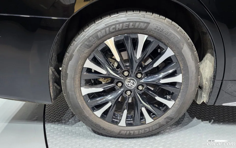Toyota Alphard 2.5 HEV AWD 2025 — миниатюра 2
