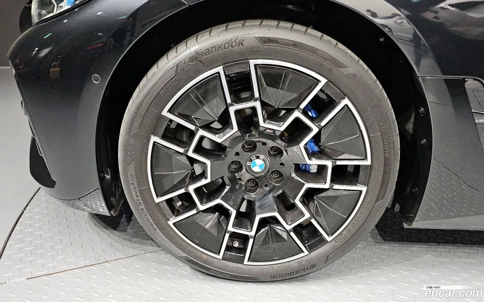 BMW i4 eDrive40 M 2025 — миниатюра 5