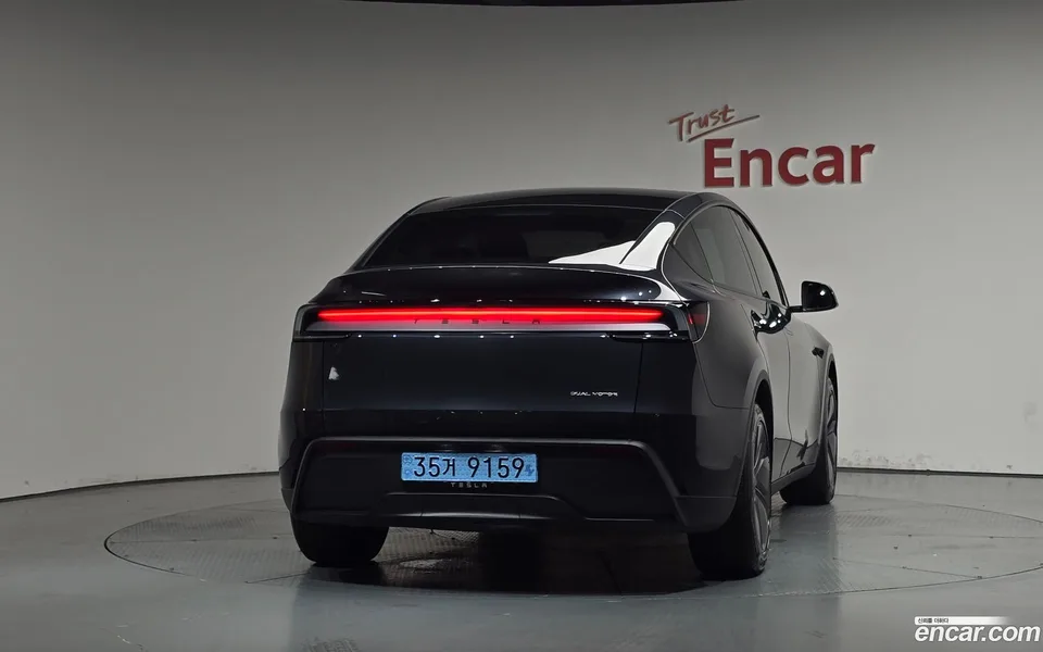 Tesla Model Y AWD 2025 — миниатюра 4